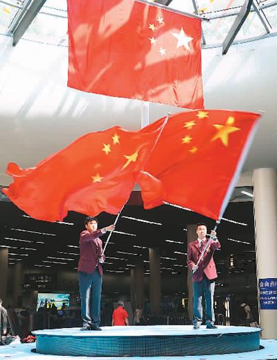薛城区舜耕中学举行“挥墨创联迎新春,龙行龘龘庆甲辰”2024年迎新春送祝福活动